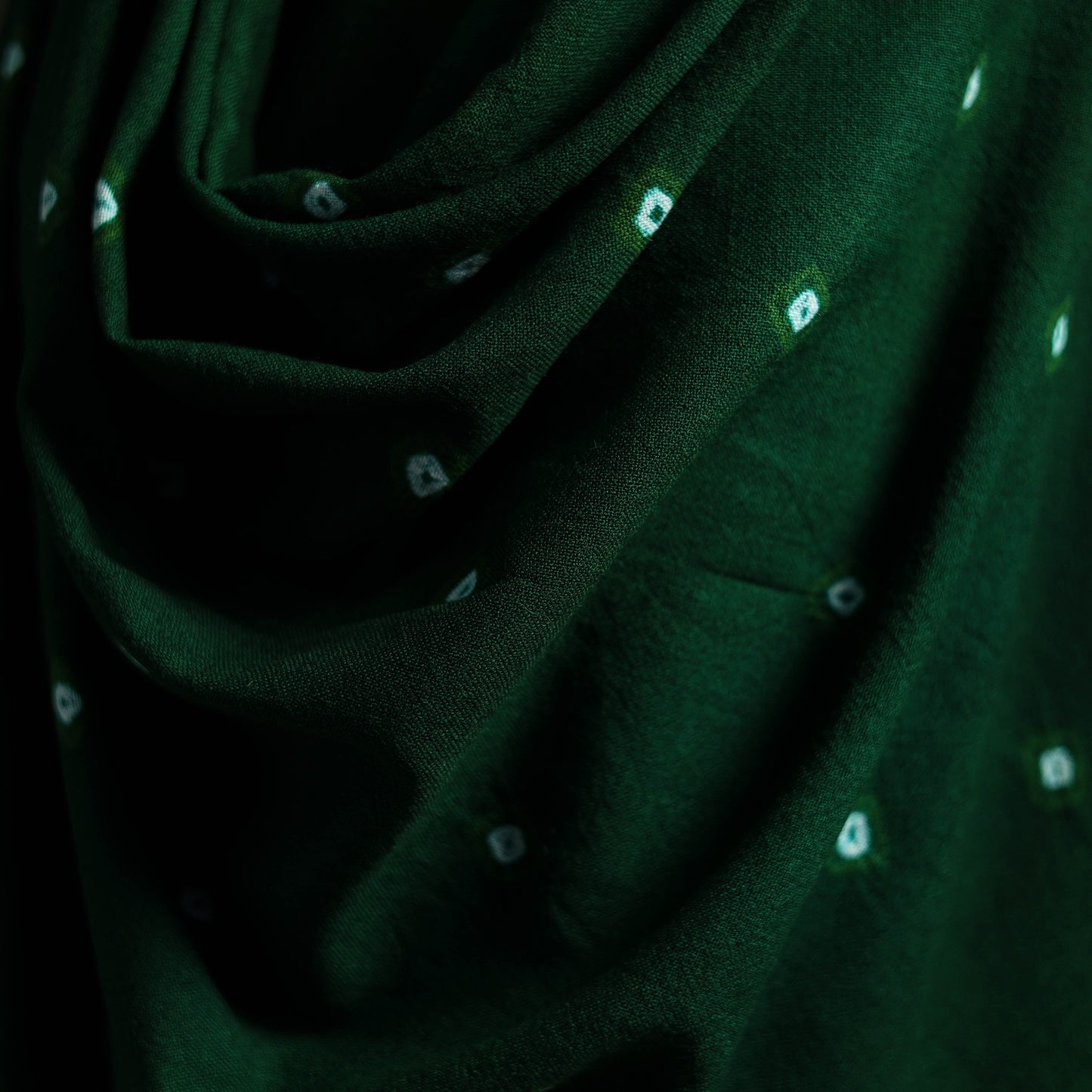 Kutch Handwoven Merino Wool Bandhani Tie-Dye Shawl 03