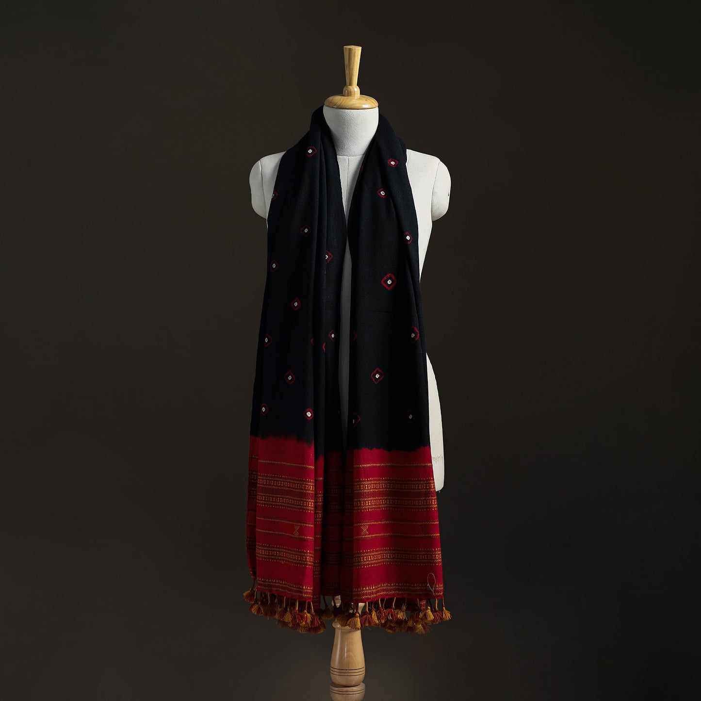 Kutch Handwoven Merino Wool Bandhani Tie-Dye Shawl 04
