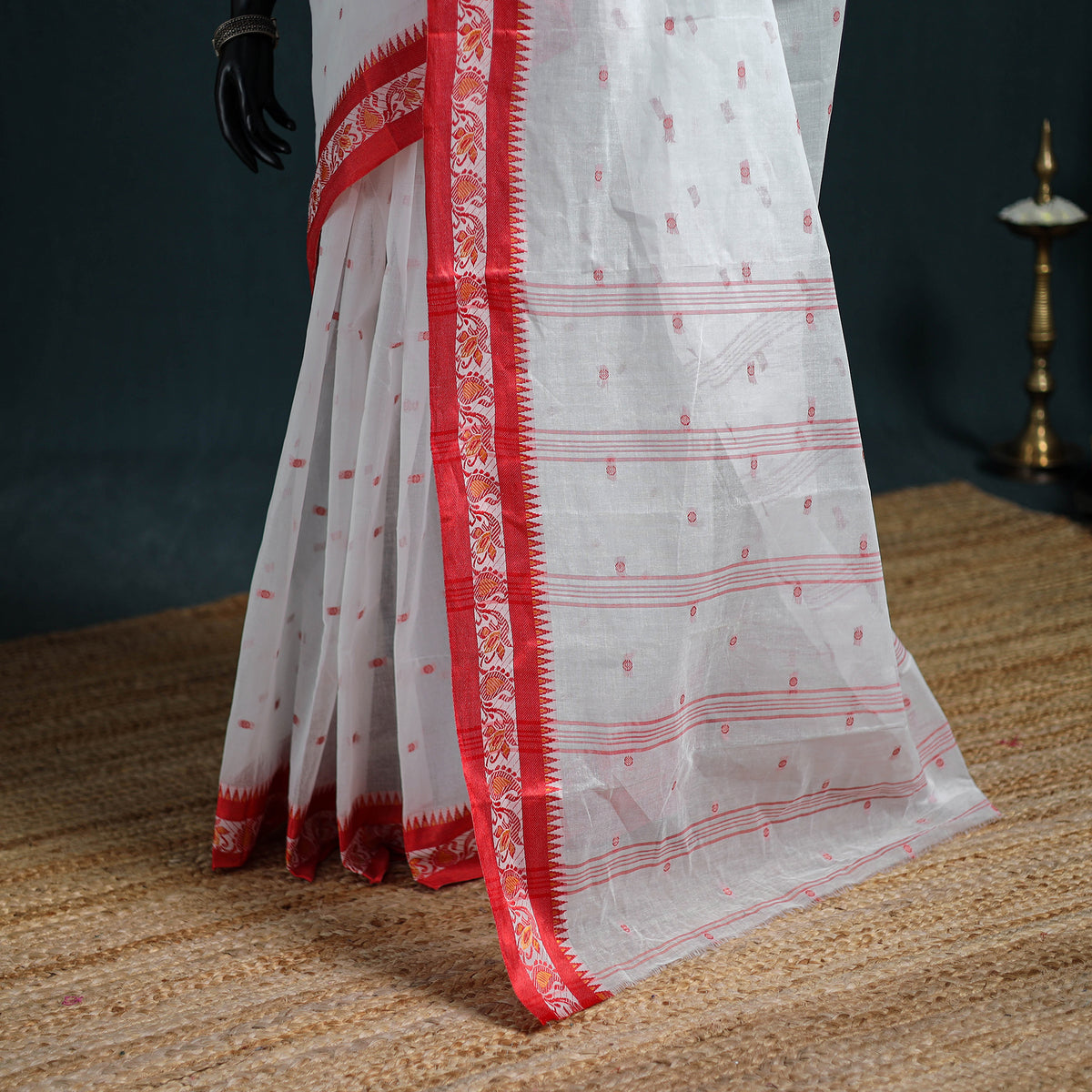 Handwoven Pure Cotton Phulia Jamdani Saree for Durga Puja 02
