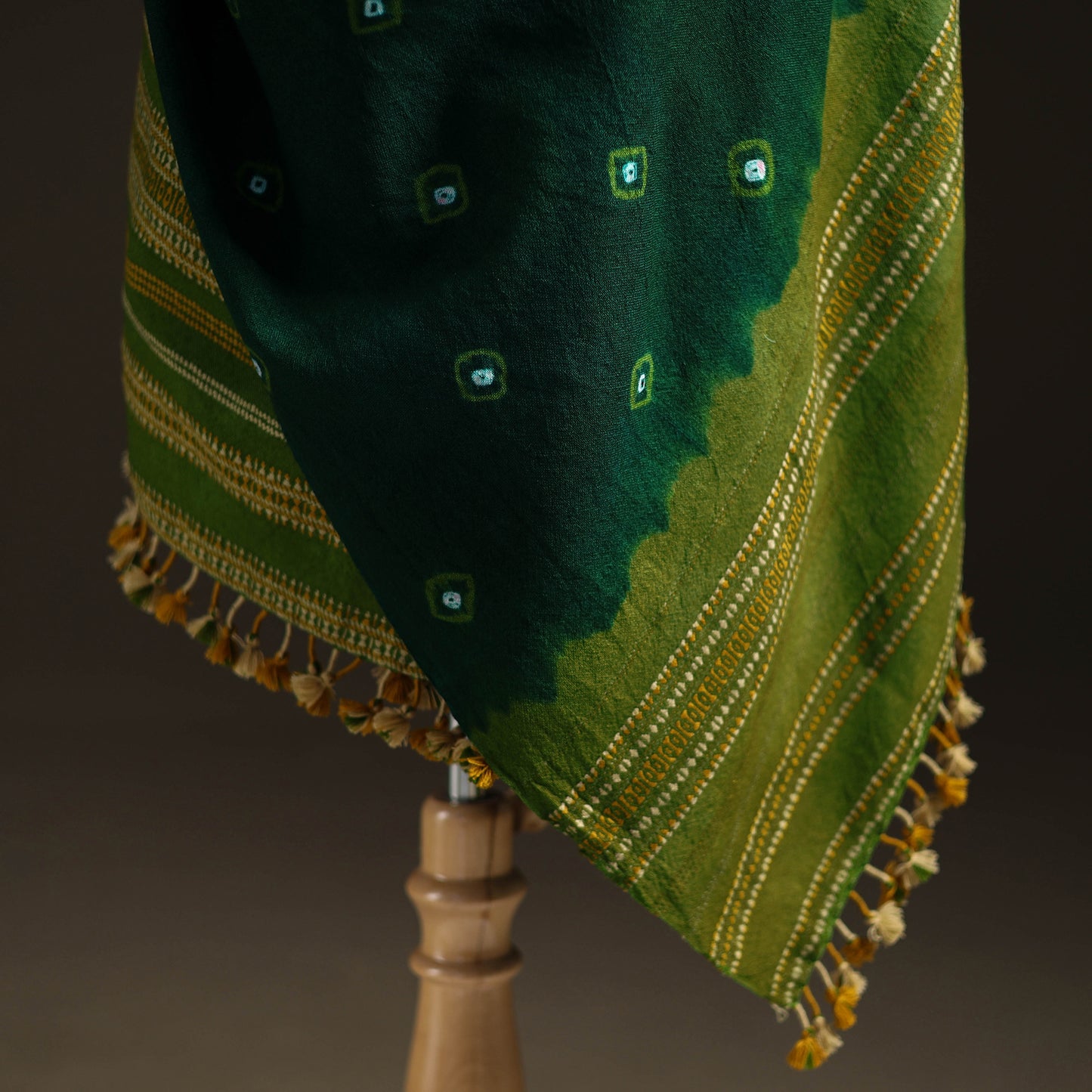 Kutch Handwoven Merino Wool Bandhani Tie-Dye Shawl 06
