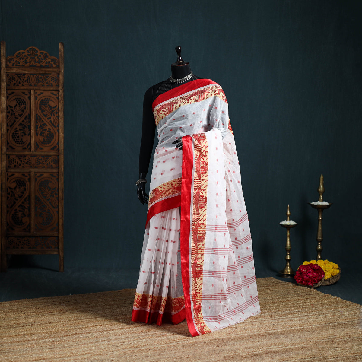 Handwoven Pure Cotton Phulia Jamdani Saree for Durga Puja 03