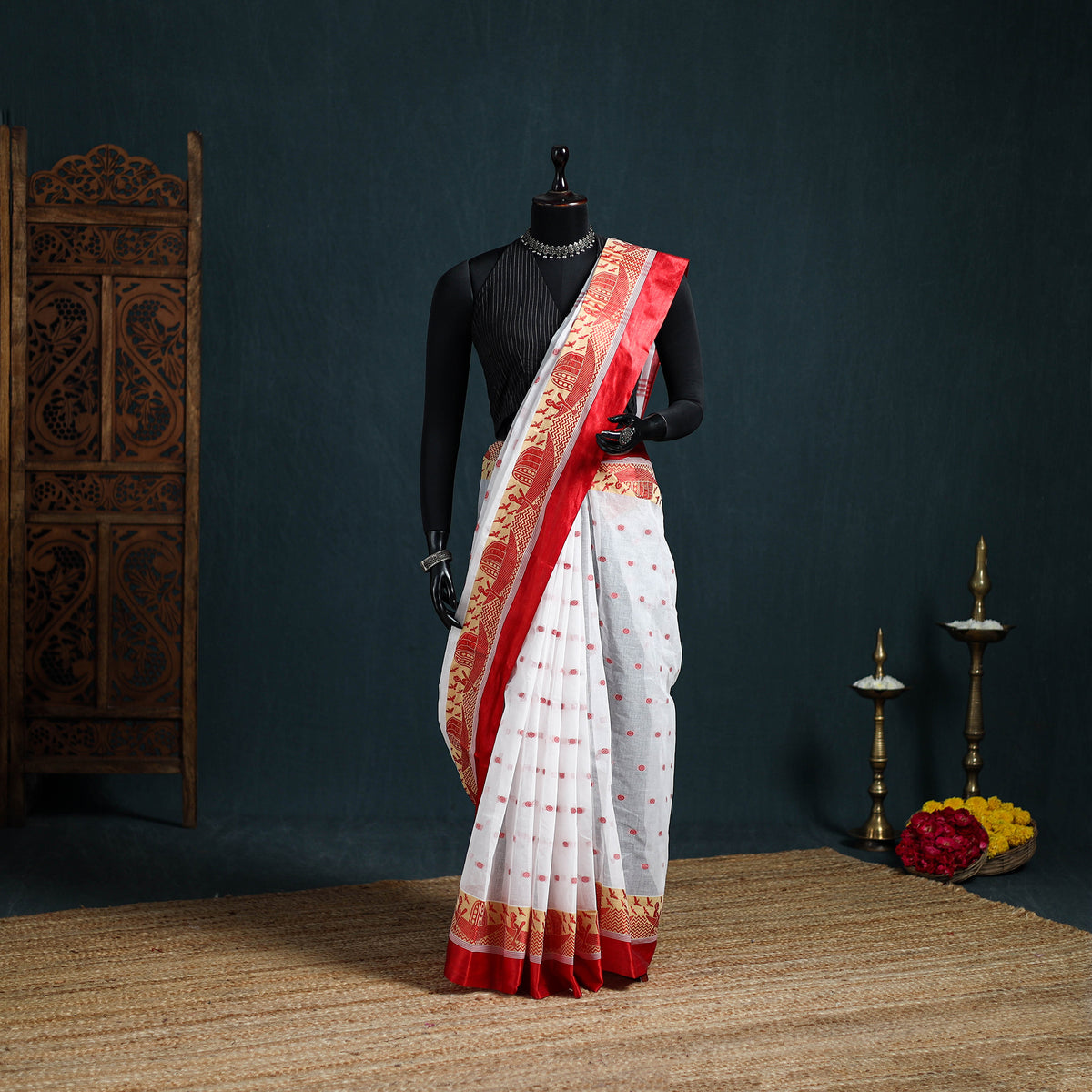 Handwoven Pure Cotton Phulia Jamdani Saree for Durga Puja 03