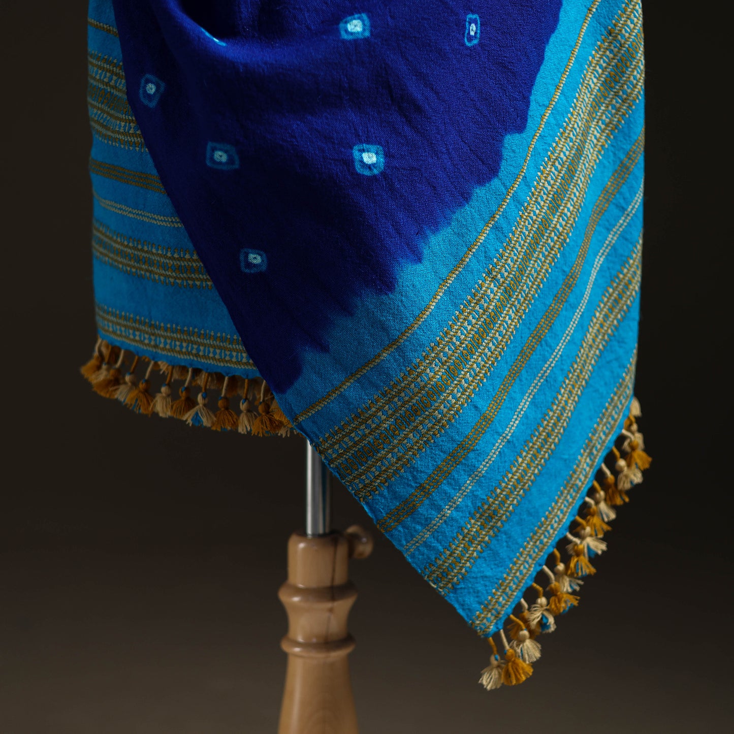 Kutch Handwoven Merino Wool Bandhani Tie-Dye Shawl 07