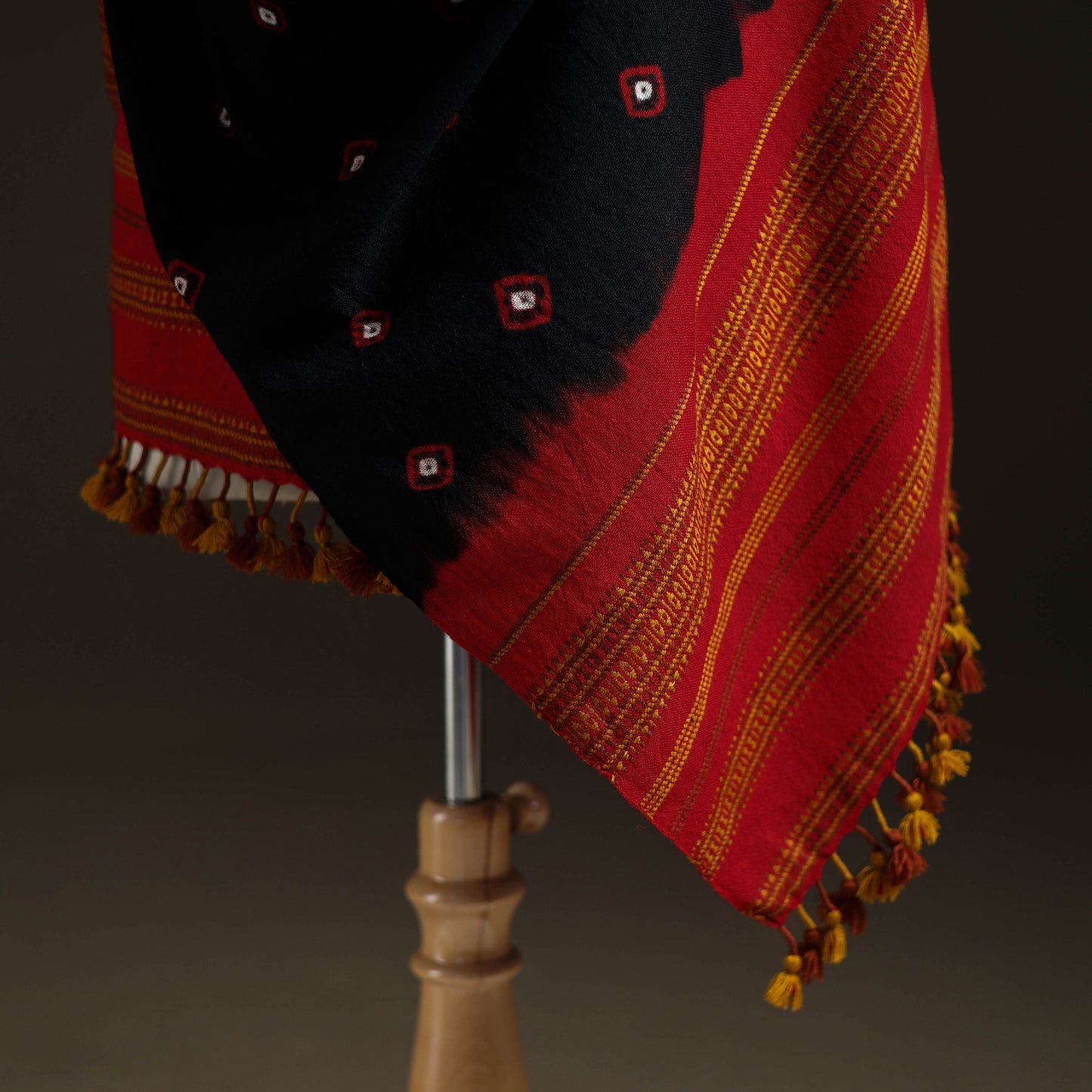 Kutch Handwoven Merino Wool Bandhani Tie-Dye Shawl 09