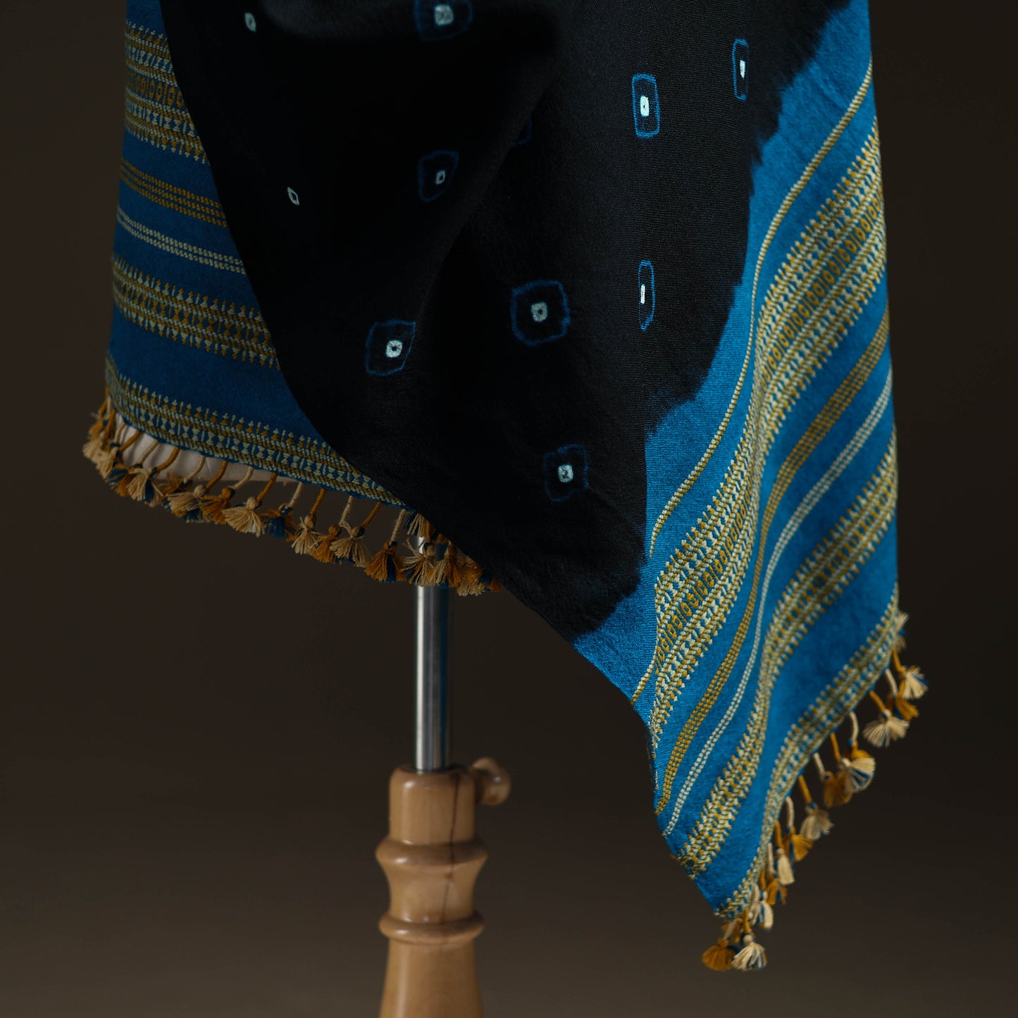 Kutch Handwoven Merino Wool Bandhani Tie-Dye Shawl 10