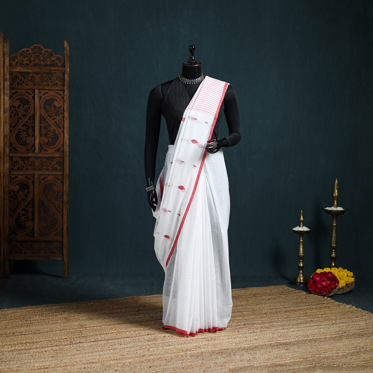 Handwoven Pure Cotton Phulia Jamdani Saree for Durga Puja 06