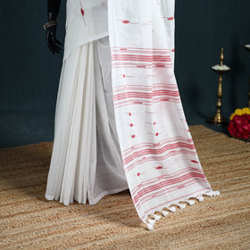 Handwoven Pure Cotton Phulia Jamdani Saree for Durga Puja 08