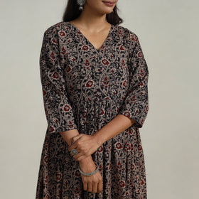 Buy Black Flared Cotton Block Print Kalamkari Kurta Set