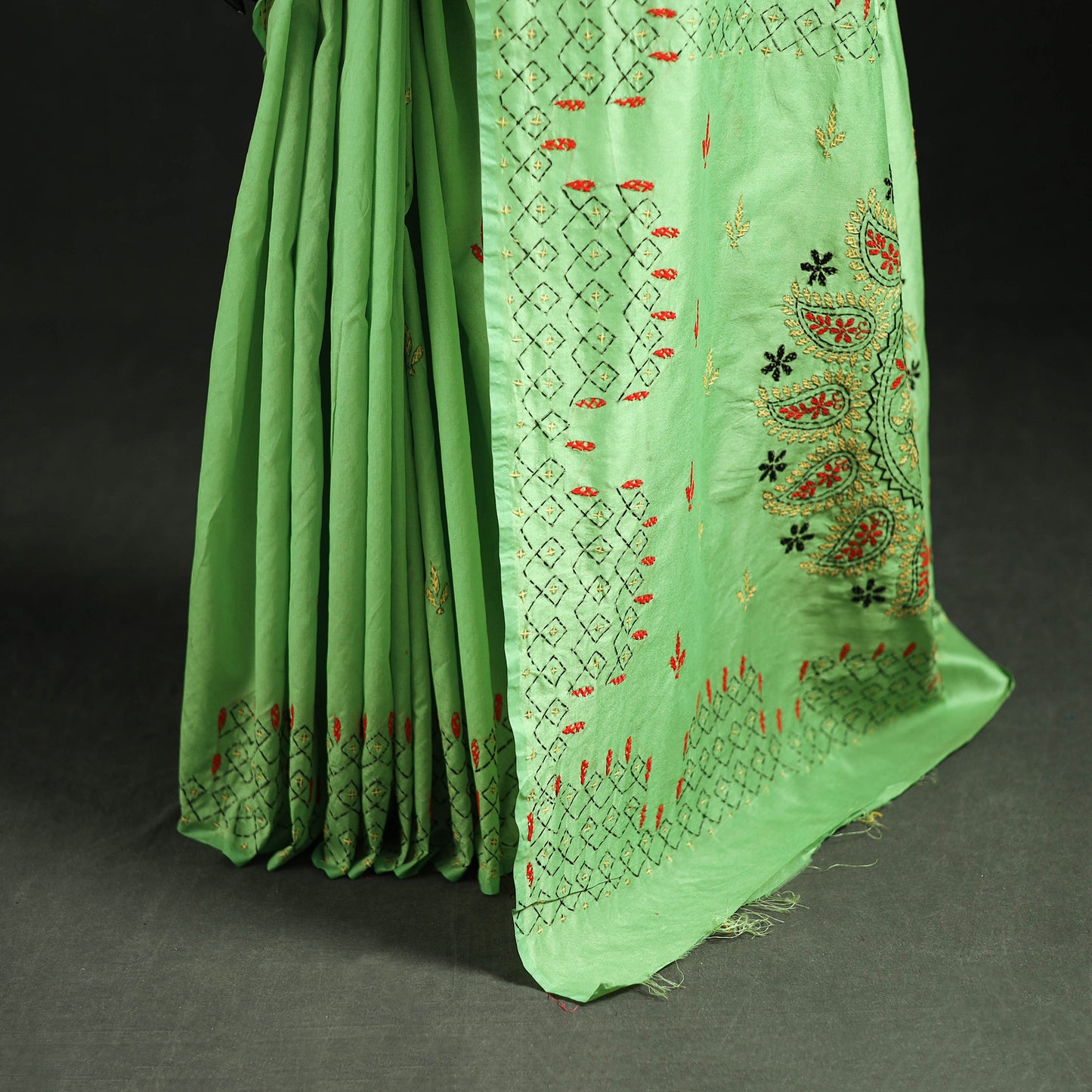 Hand Embroidered Silk Saree 37