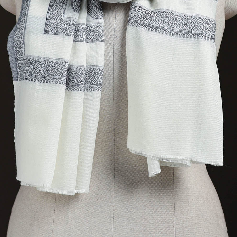 Plain Fine Wool Stole with Woven Border for Women 17