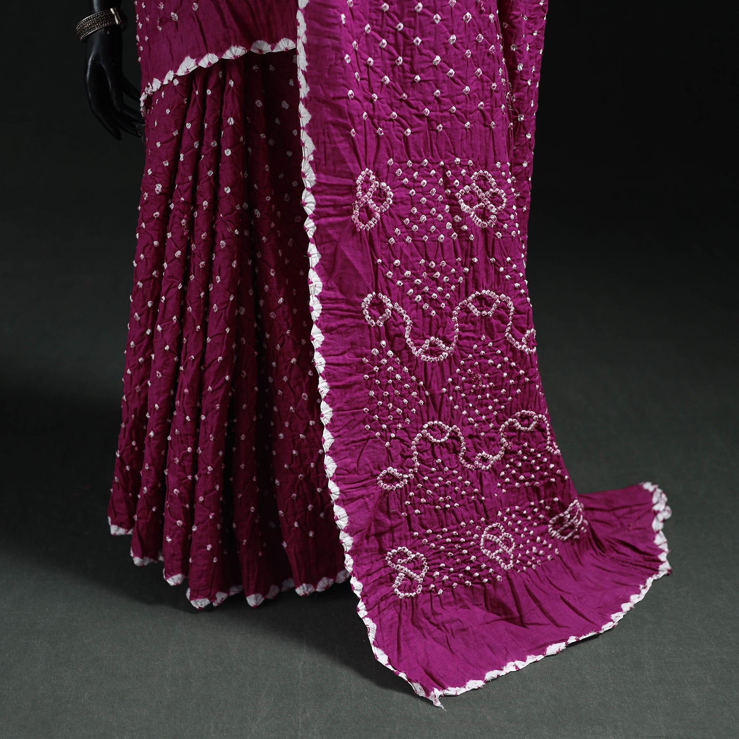 Kutch Bandhani Tie-Dye Cotton Saree 21