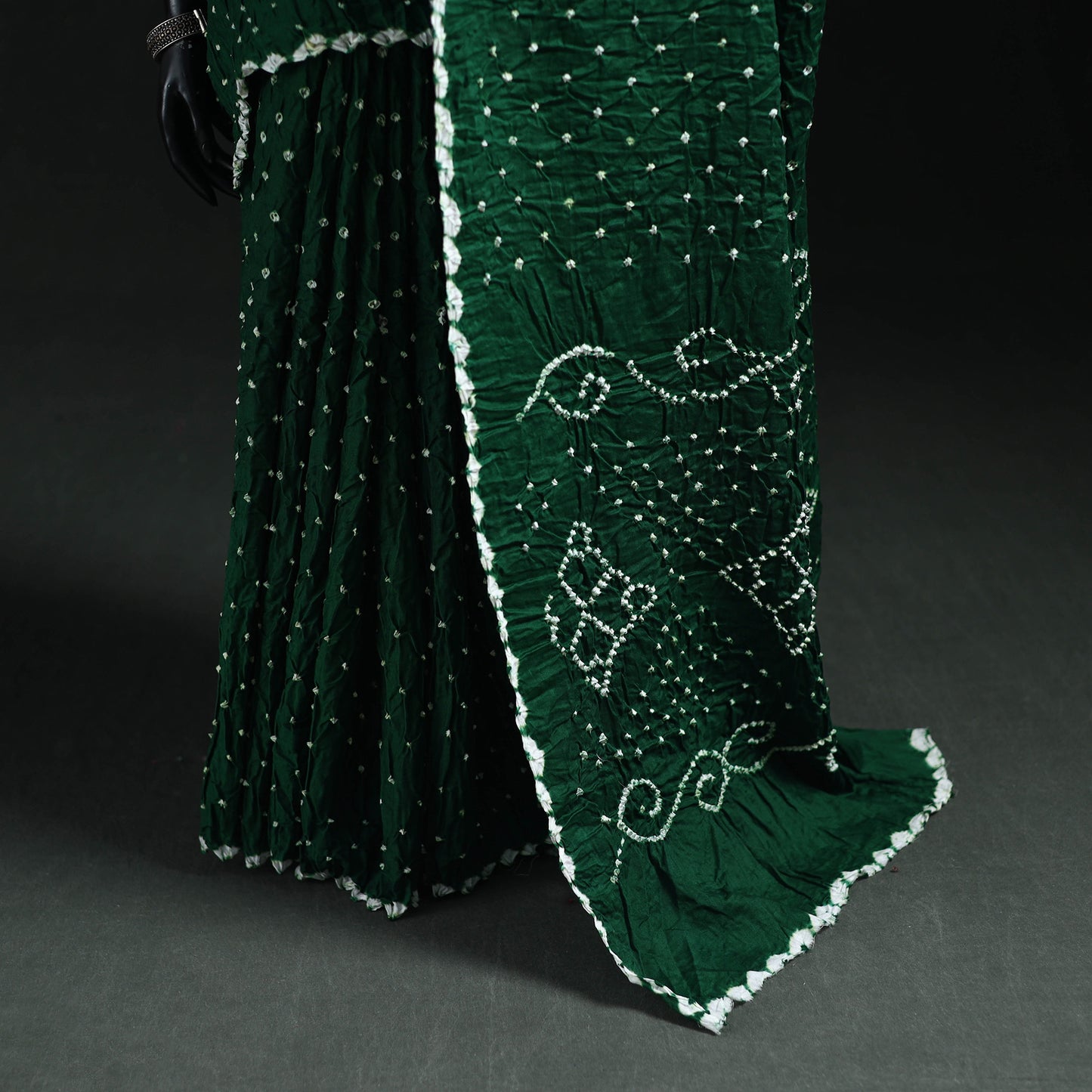 Kutch Bandhani Tie-Dye Cotton Saree 22