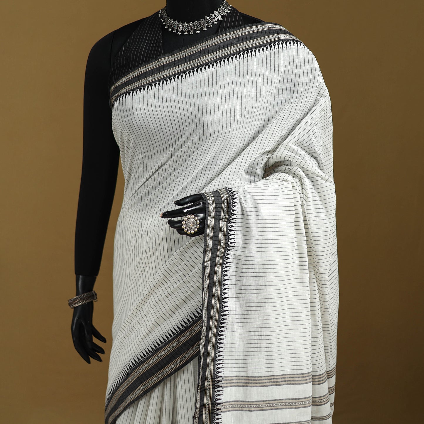 White - Bengal Handwoven Cotton Begumpuri Saree 06