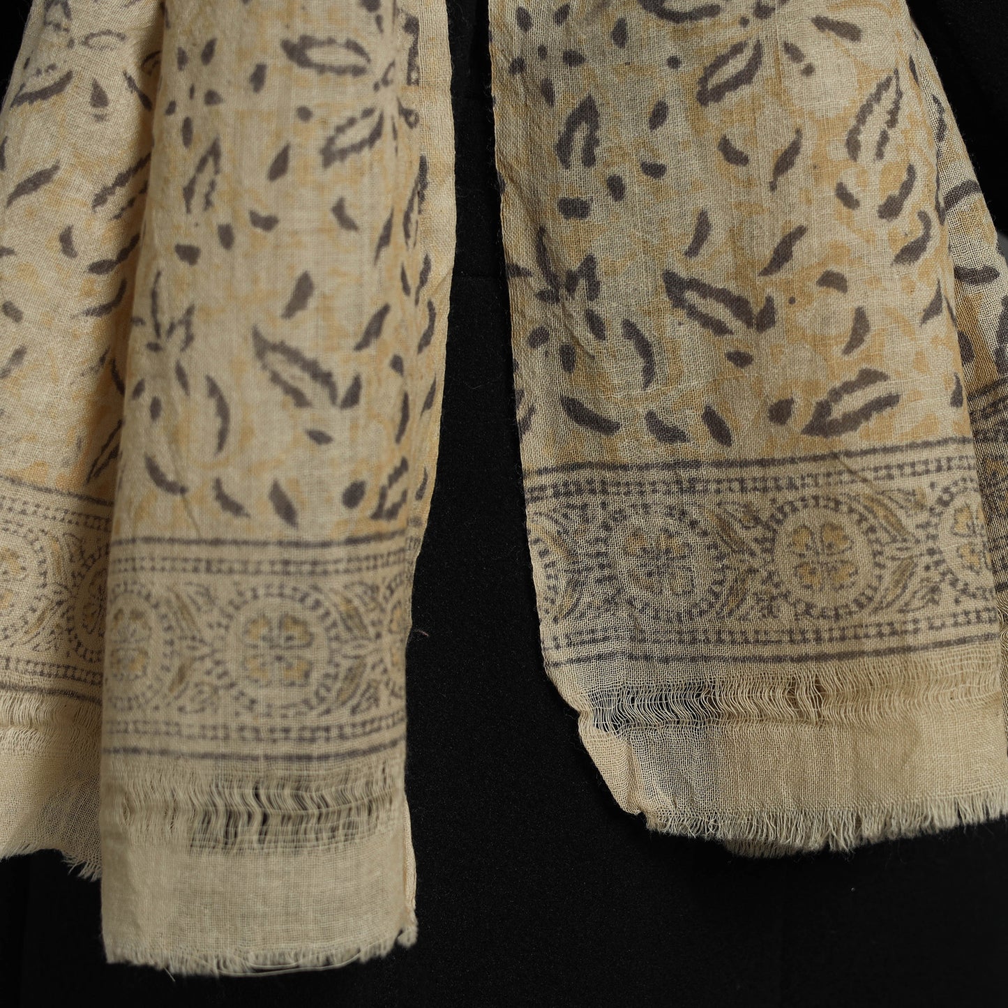 Beige - pedana kalamkari wool stole 32 - handcrafted