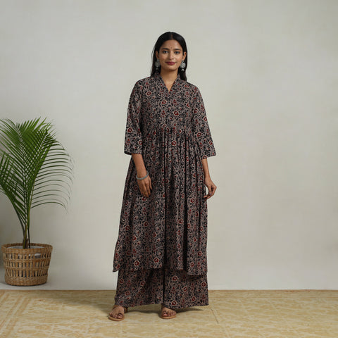 Buy Black Flared Cotton Block Print Kalamkari Kurta Set