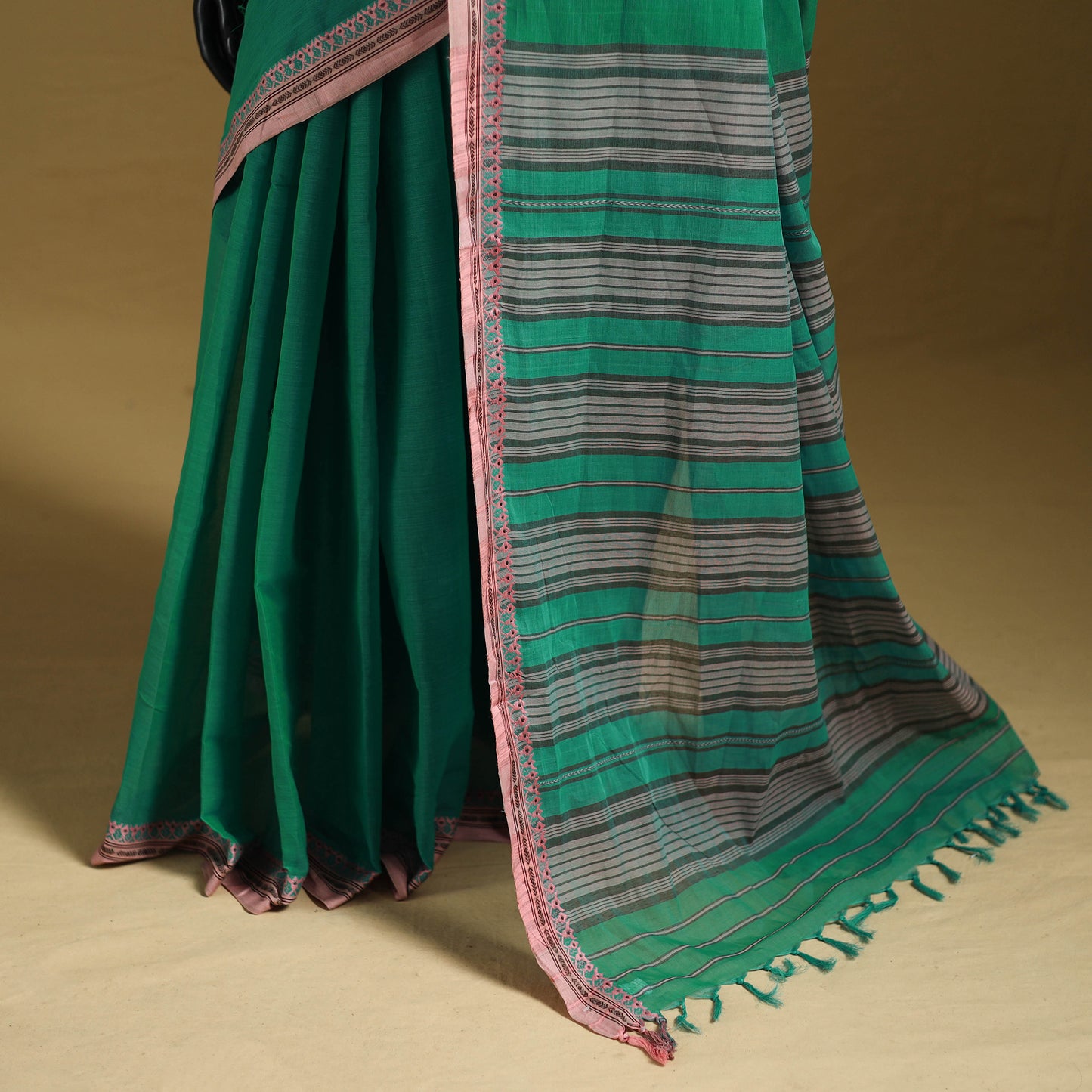 Green - Bengal Handwoven Cotton Begumpuri Saree 09