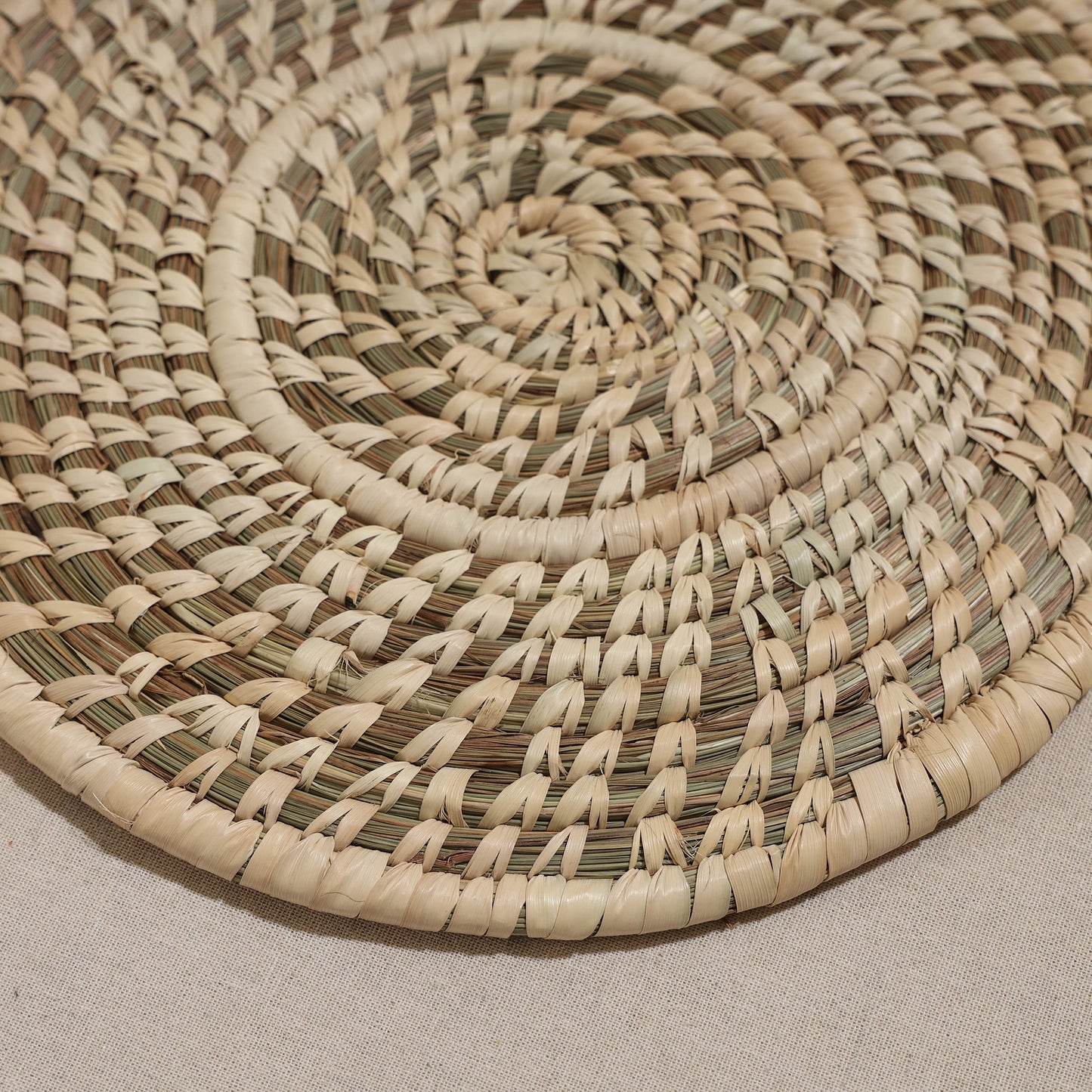 Handcrafted Sabai Grass Round Table Mat (10 in)