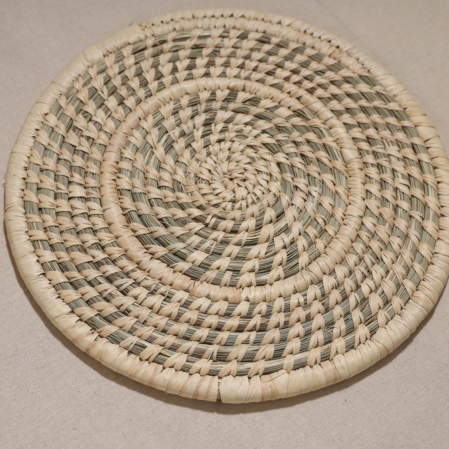 Handcrafted Sabai Grass Round Table Mat (12 in)