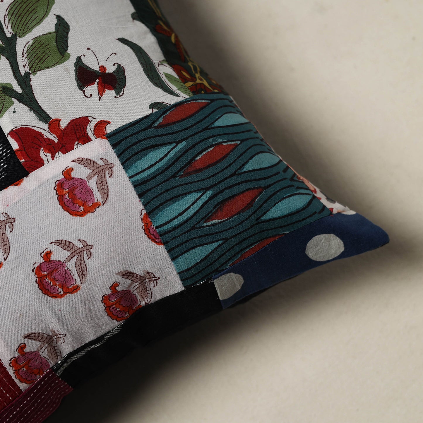 Handcrafted Patchwork Cushion Cover (16 x 16 in) 28