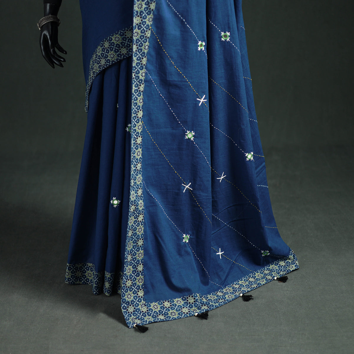 Tagai & Mirror Embroidered Ajrakh Patchwork Pure Mul Cotton Saree with Blouse Piece 15