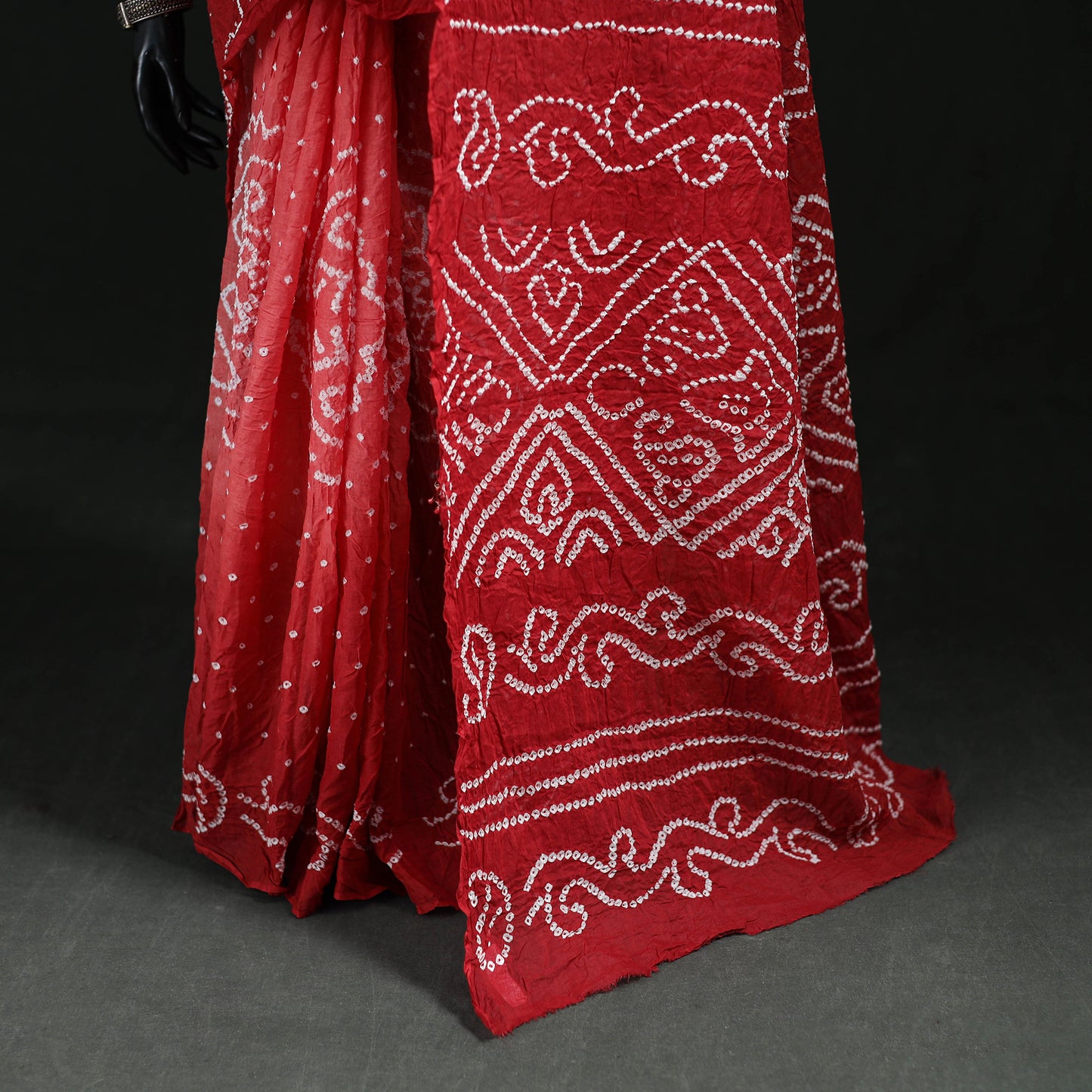 Kutch Bandhani Tie-Dye Cotton Saree 11