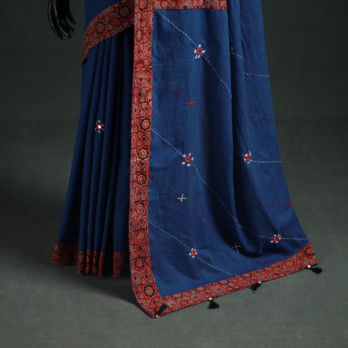 Tagai & Mirror Embroidered Ajrakh Patchwork Pure Mul Cotton Saree with Blouse Piece 17