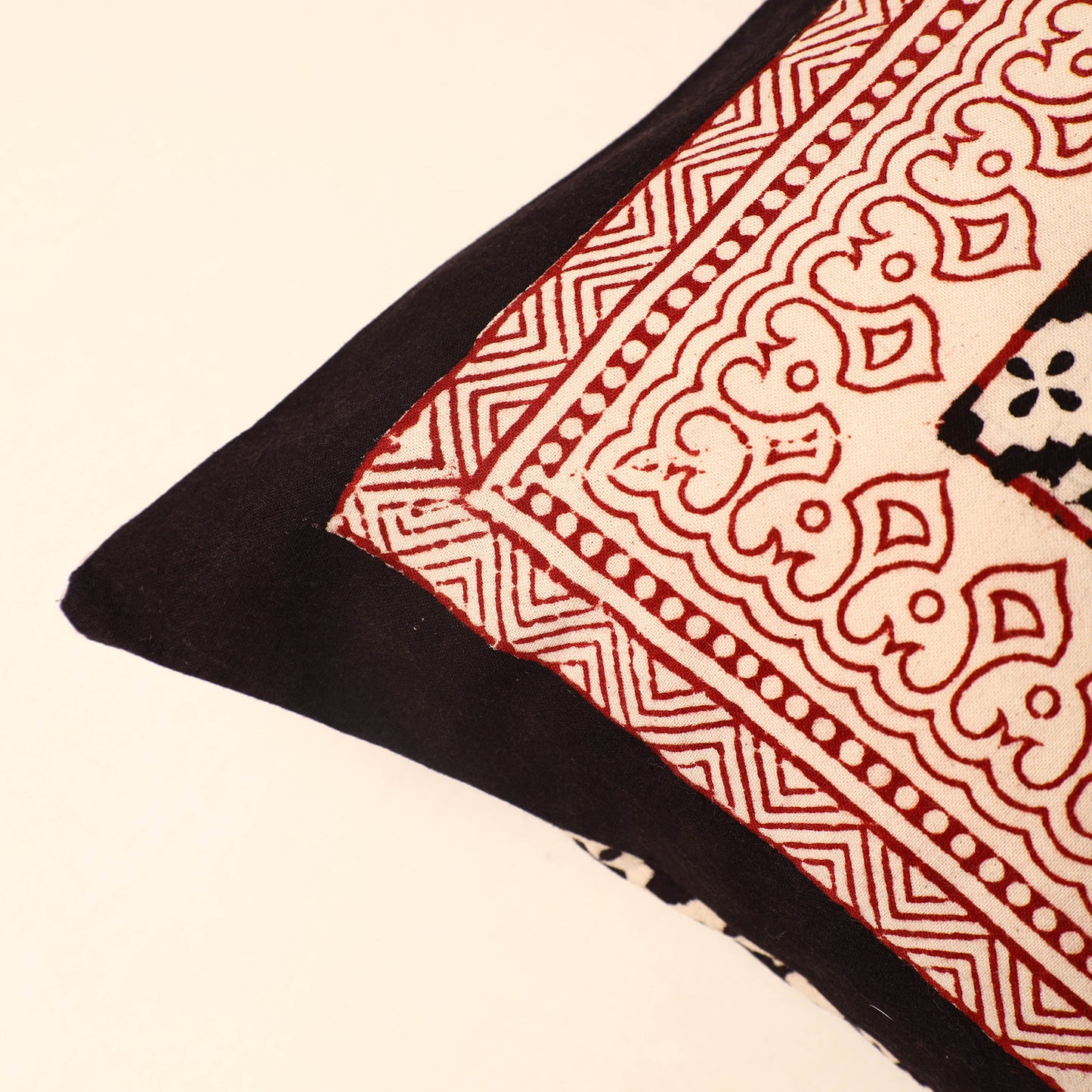 Bagh Cushion Cover