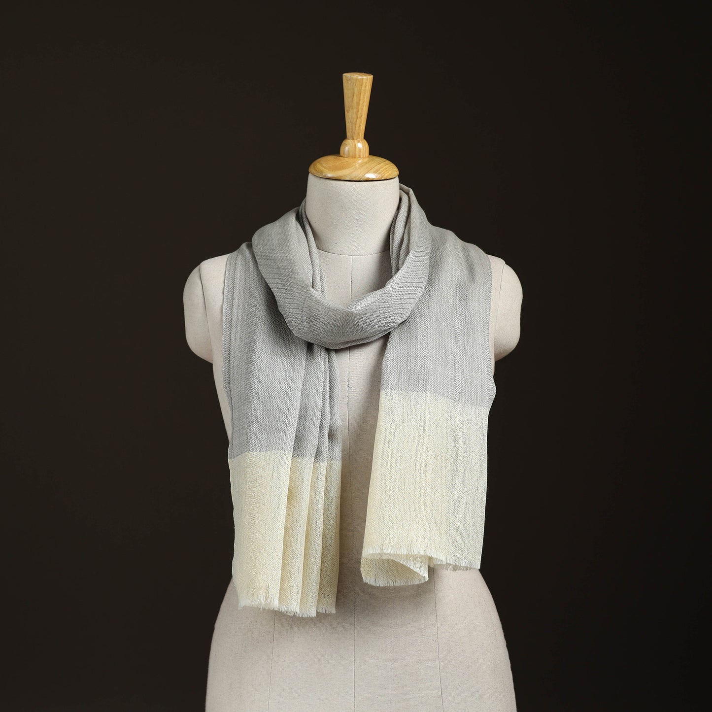 Plain Diamond Weave Fine Wool Zari Border Stole for Women 85