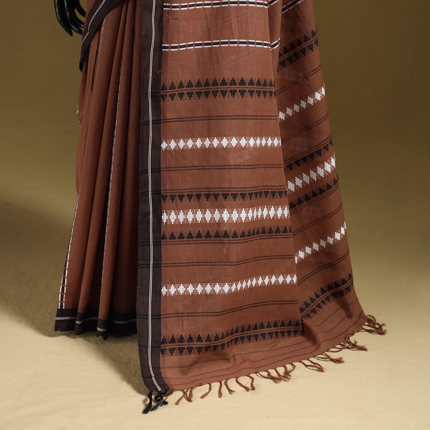 Bengal Handwoven Cotton Begumpuri Saree 16