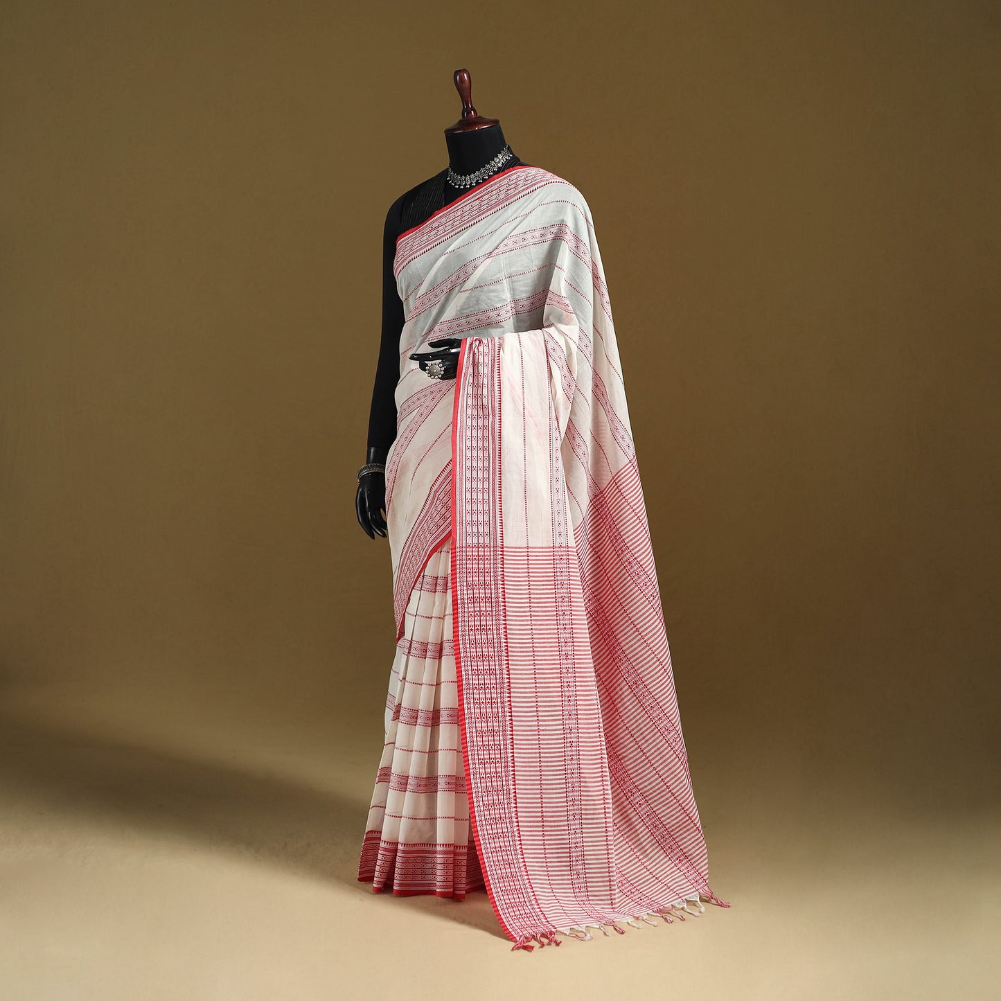 Bengal Handwoven Cotton Begumpuri Saree 17