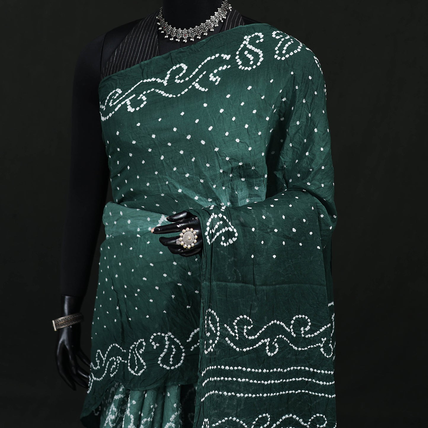 Kutch Bandhani Tie-Dye Cotton Saree 17