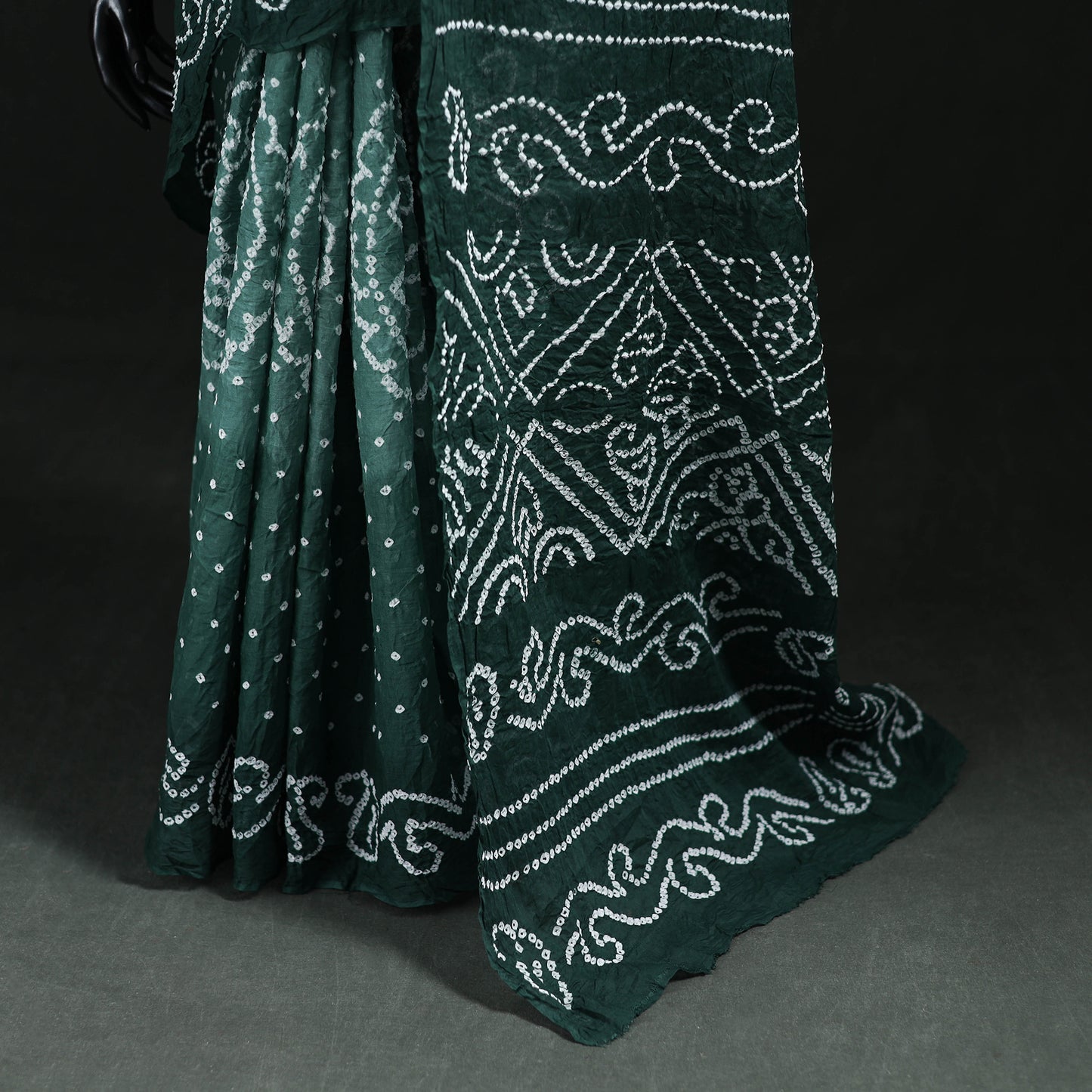 Kutch Bandhani Tie-Dye Cotton Saree 17
