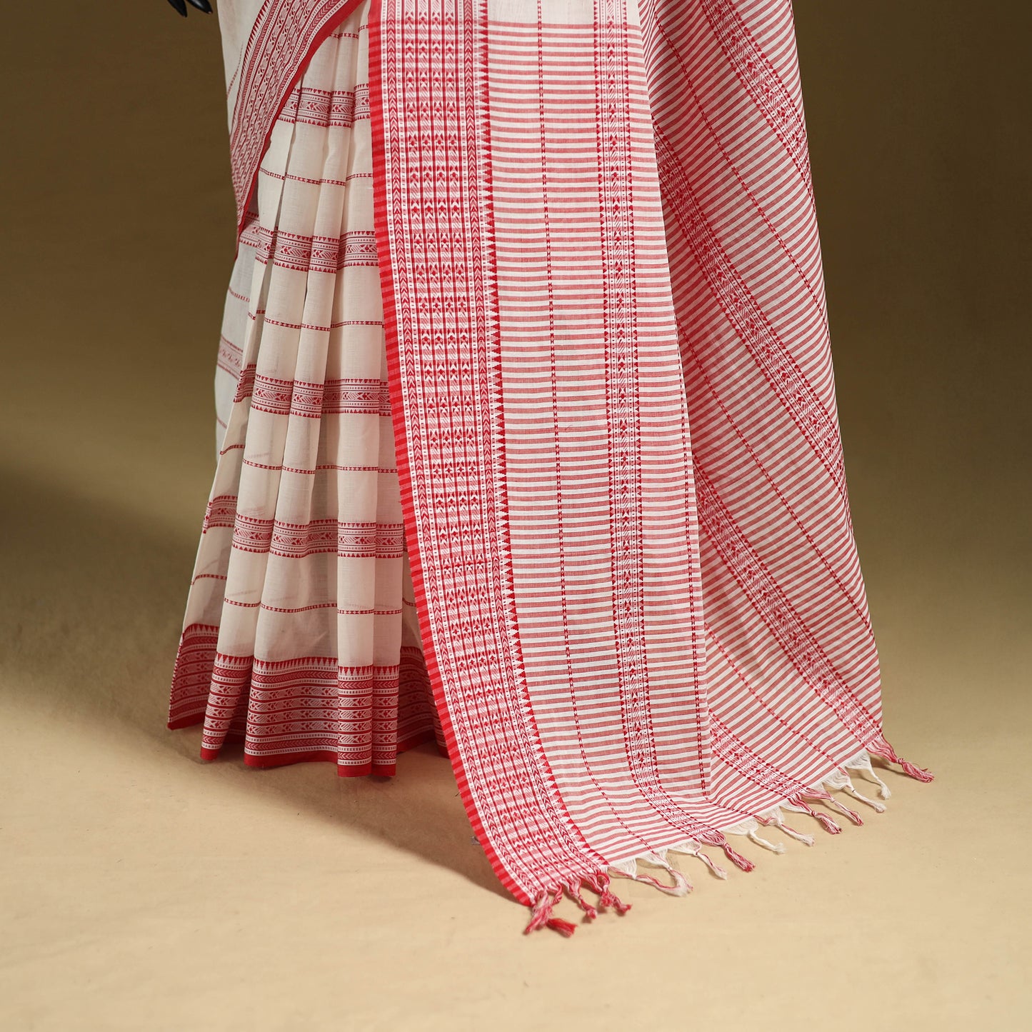 Bengal Handwoven Cotton Begumpuri Saree 17
