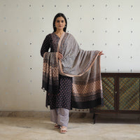 Block Printed Cotton Ajrakh Kurta Set 08