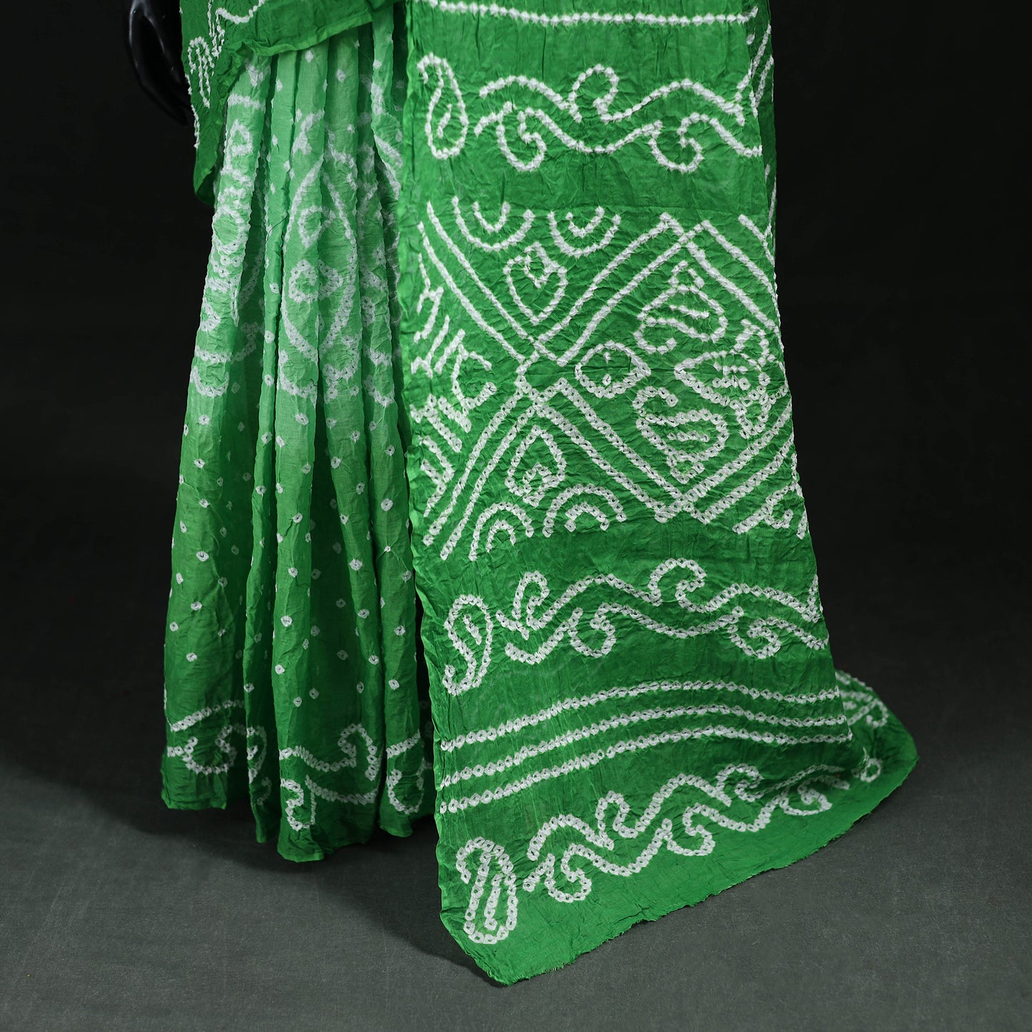 Kutch Bandhani Tie-Dye Cotton Saree 19