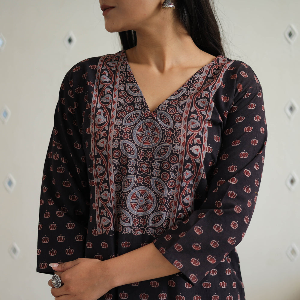 Block Printed Cotton Ajrakh Kurta Set 08