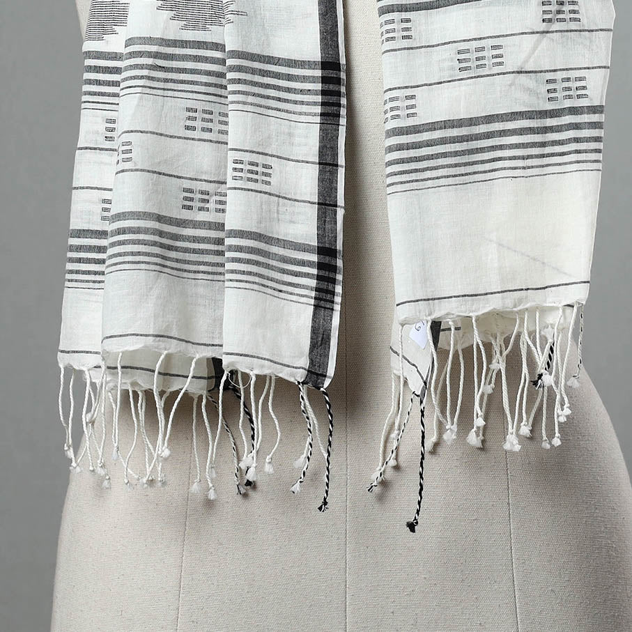 Handloom Cotton Burdwan Jamdani Stole with Tassels 09