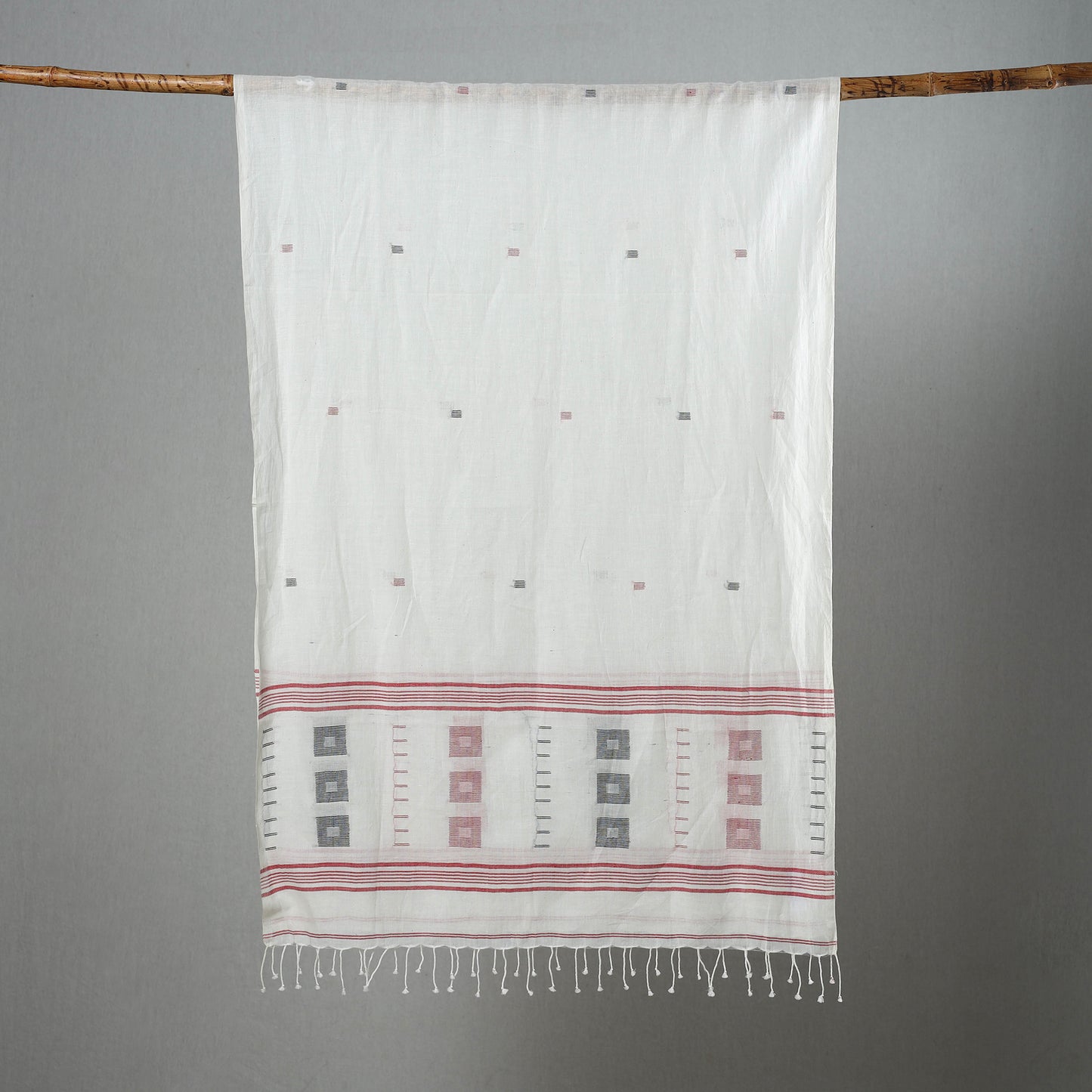 Handloom Cotton Burdwan Jamdani Stole with Tassels 10