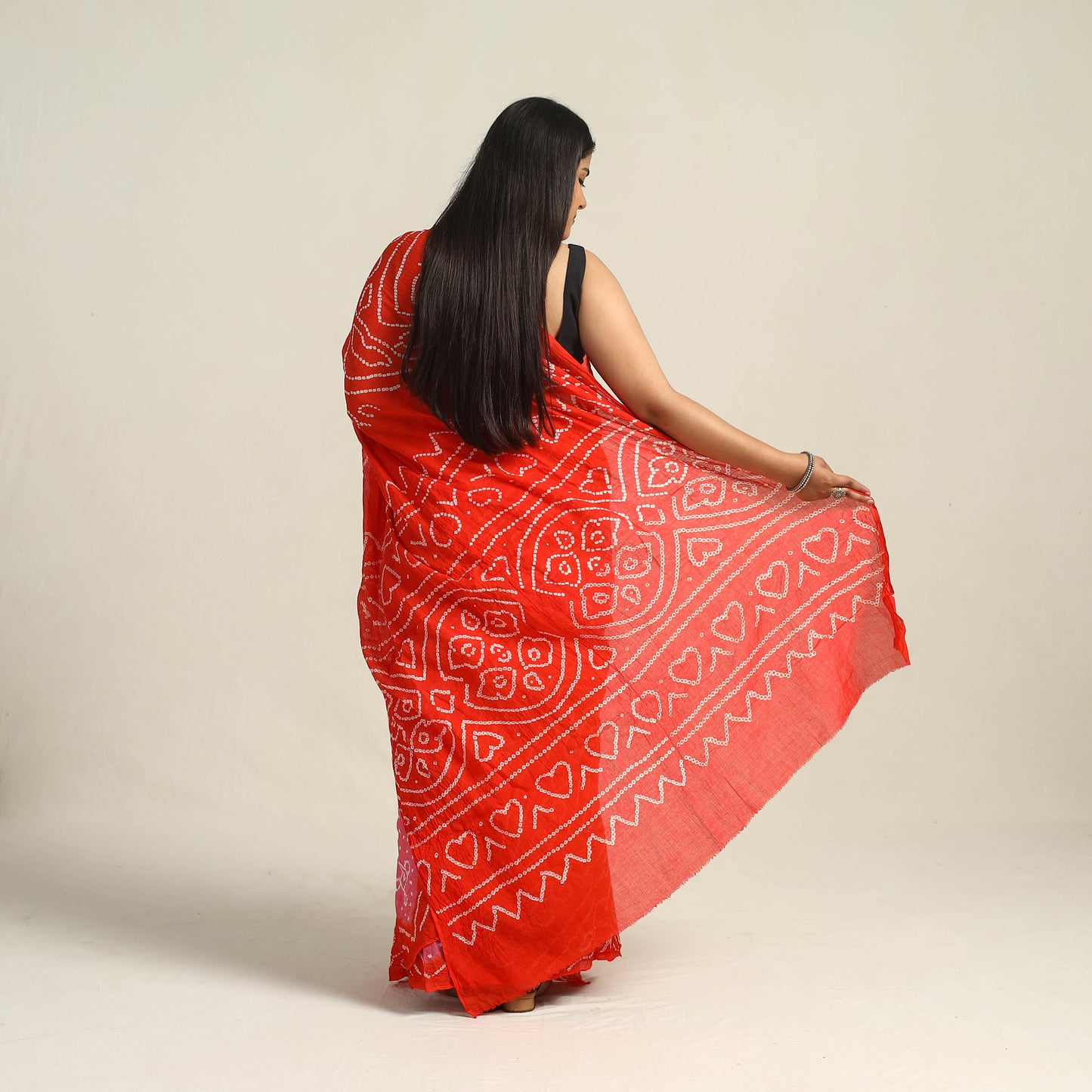 Red Kutch Bandhani Tie-Dye Cotton Saree with Blouse Piece