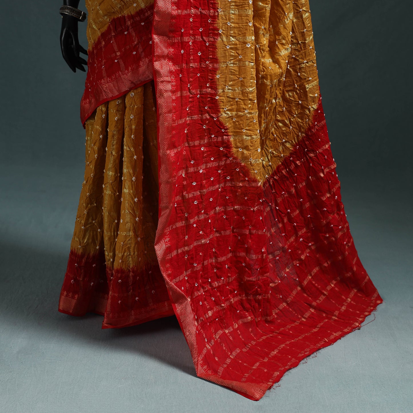 Kutch Tie-Dye Bandhani Cotton Saree with Blouse Piece 11