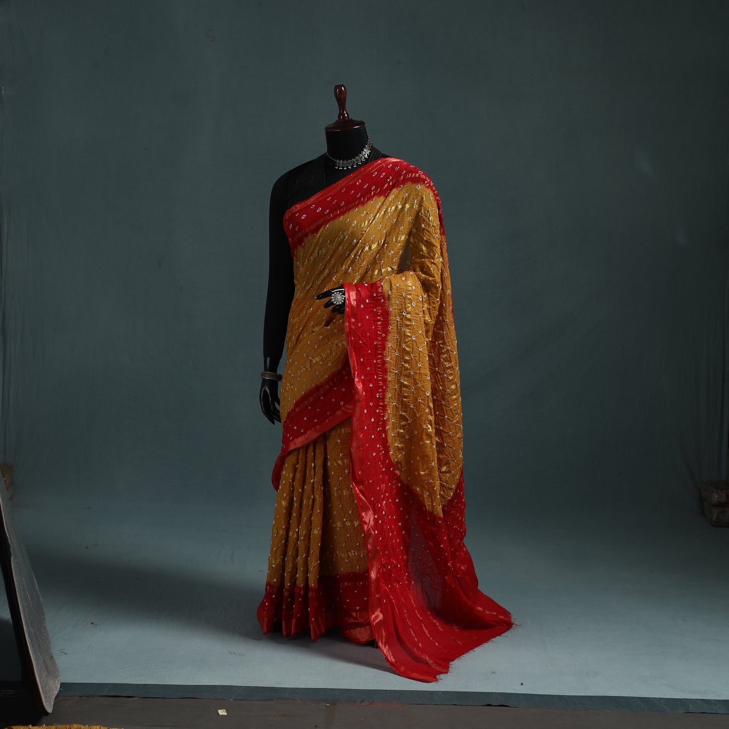 Kutch Tie-Dye Bandhani Cotton Saree with Blouse Piece 12