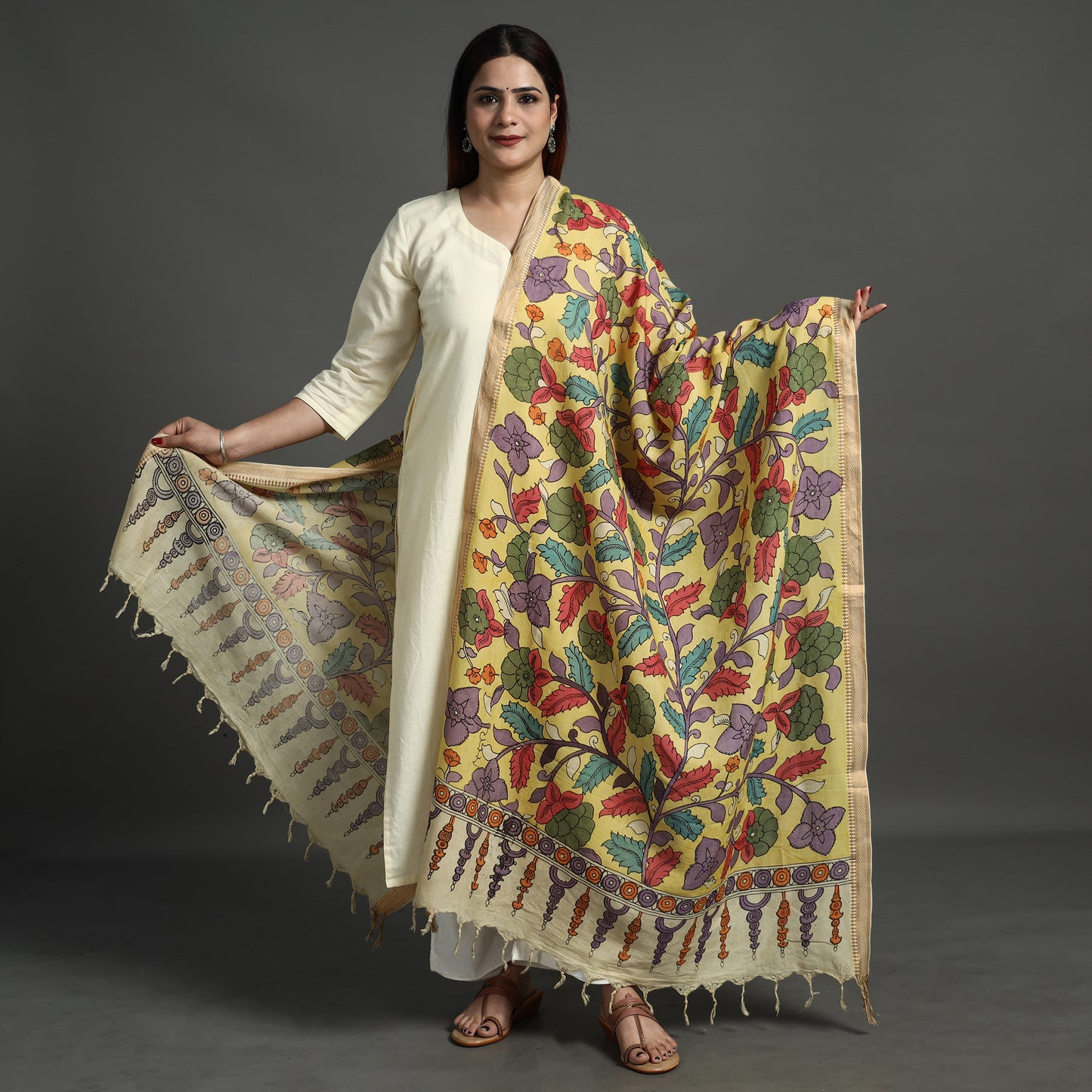 kalamkari handpainted dupatta