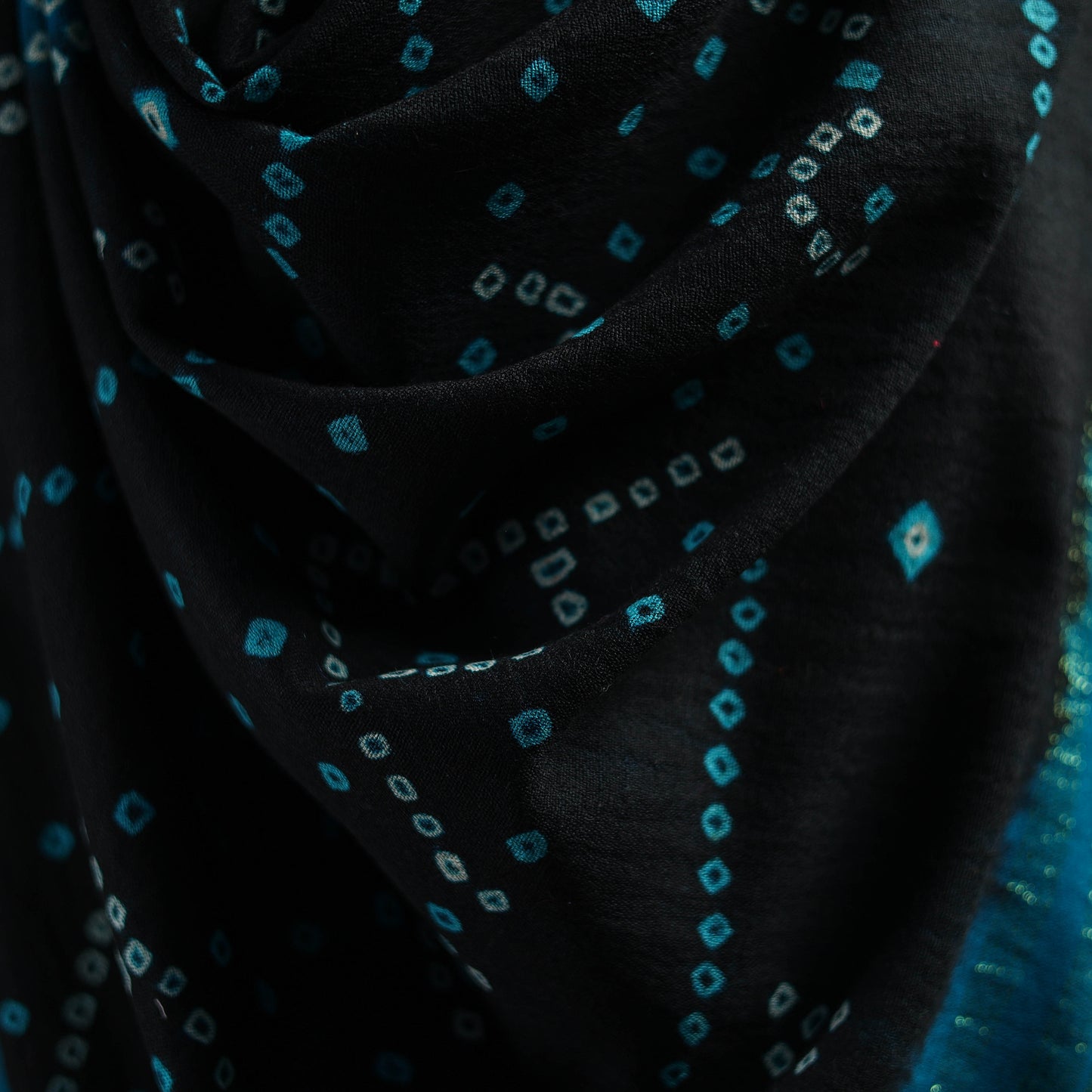 Kutch Bandhani Handwoven Merino Wool Shawl 45