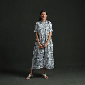 Collared Neck Buttoned Down Flared Cotton Hand Block Batik Print Dress 02