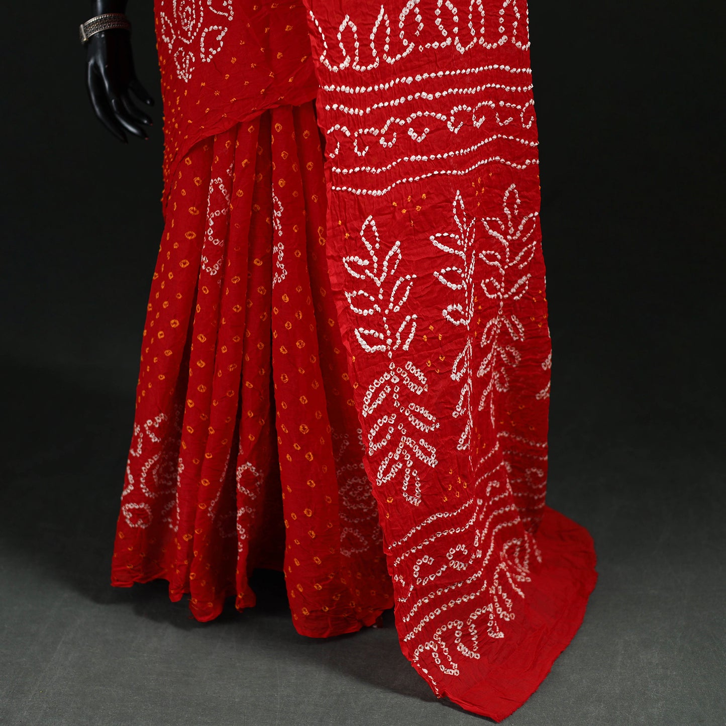 Kutch Bandhani Tie-Dye Cotton Saree 33