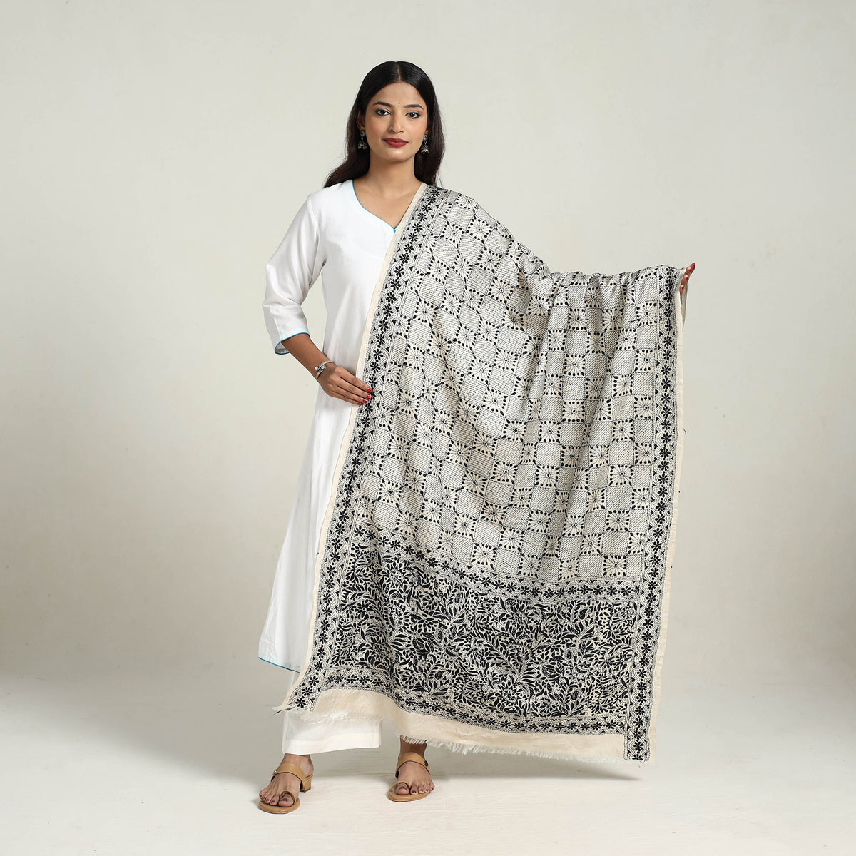 Grey - Handloom Tussar Silk Bengal Kantha Embroidery Dupatta 01