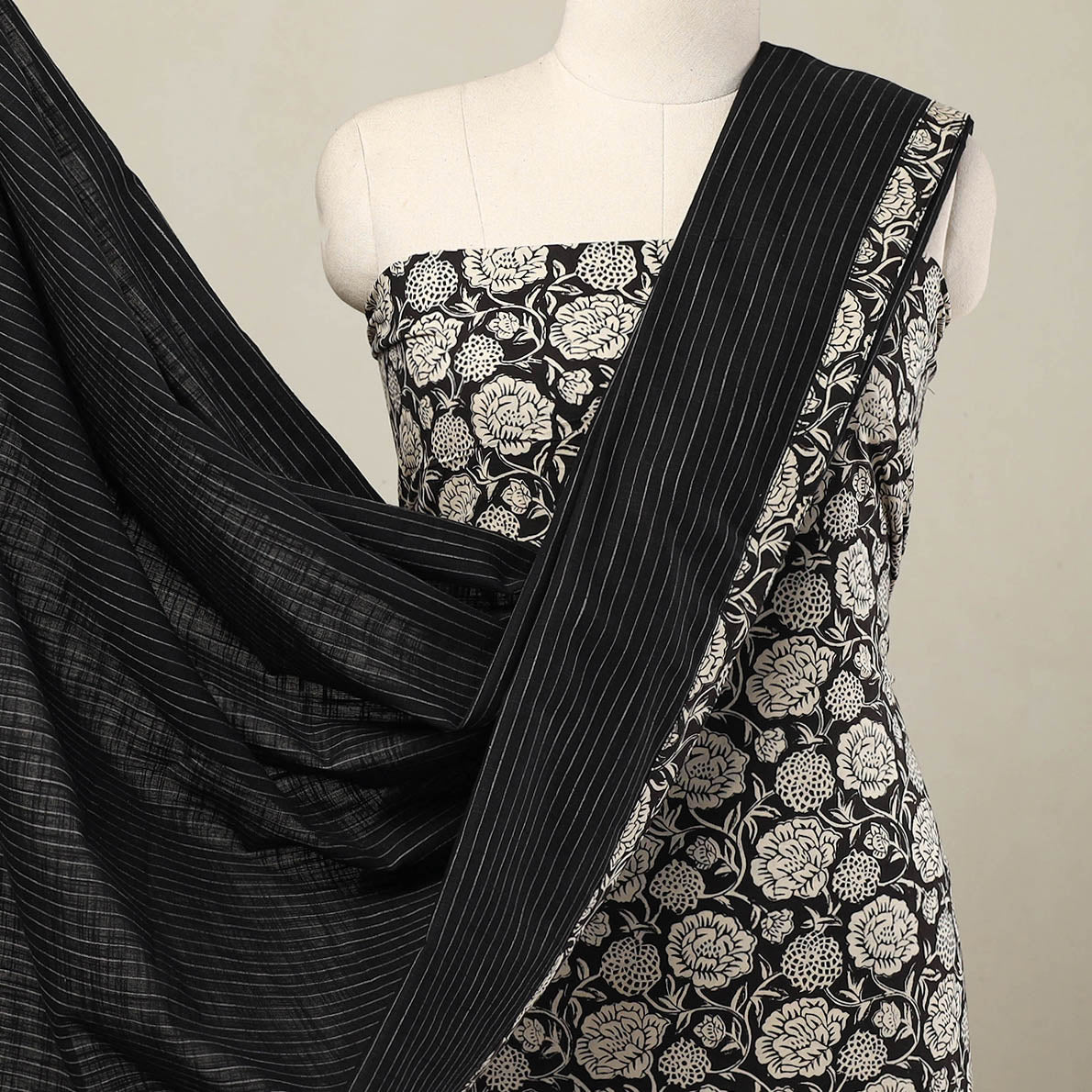  Black 3pc Cotton Jahota Print Kurta with Jacquard Dupatta
