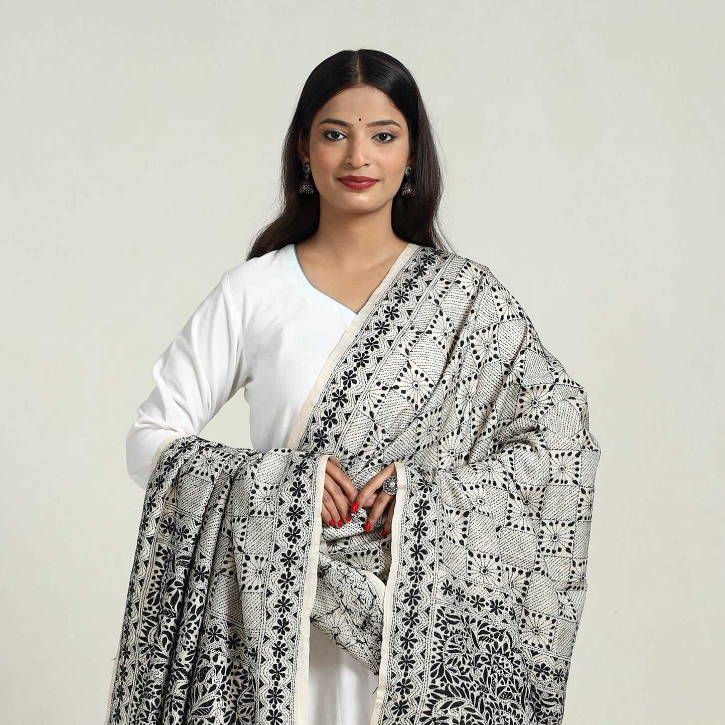 Grey - Handloom Tussar Silk Bengal Kantha Embroidery Dupatta 01