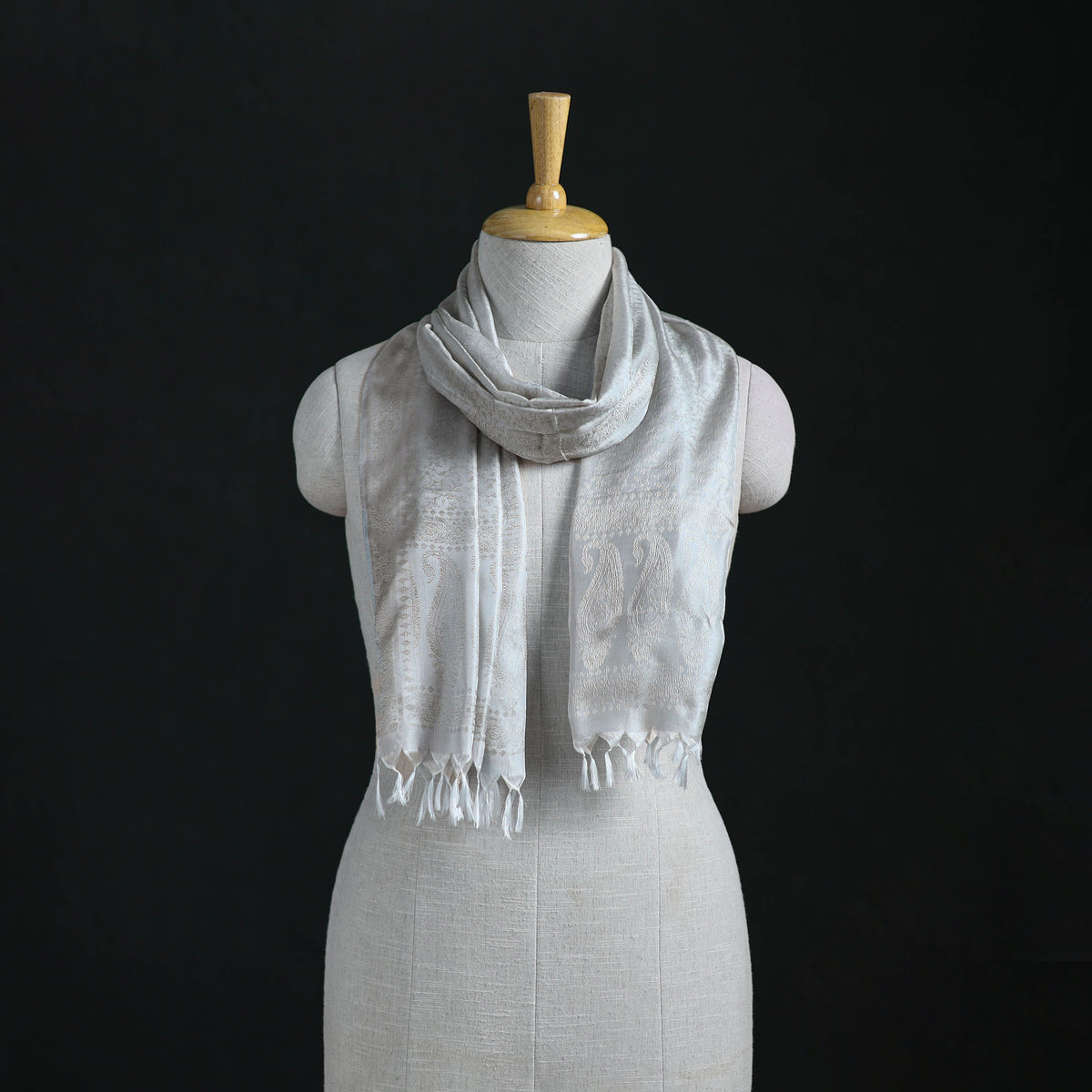 Handwoven banarasi pure silk stole with tassels 09