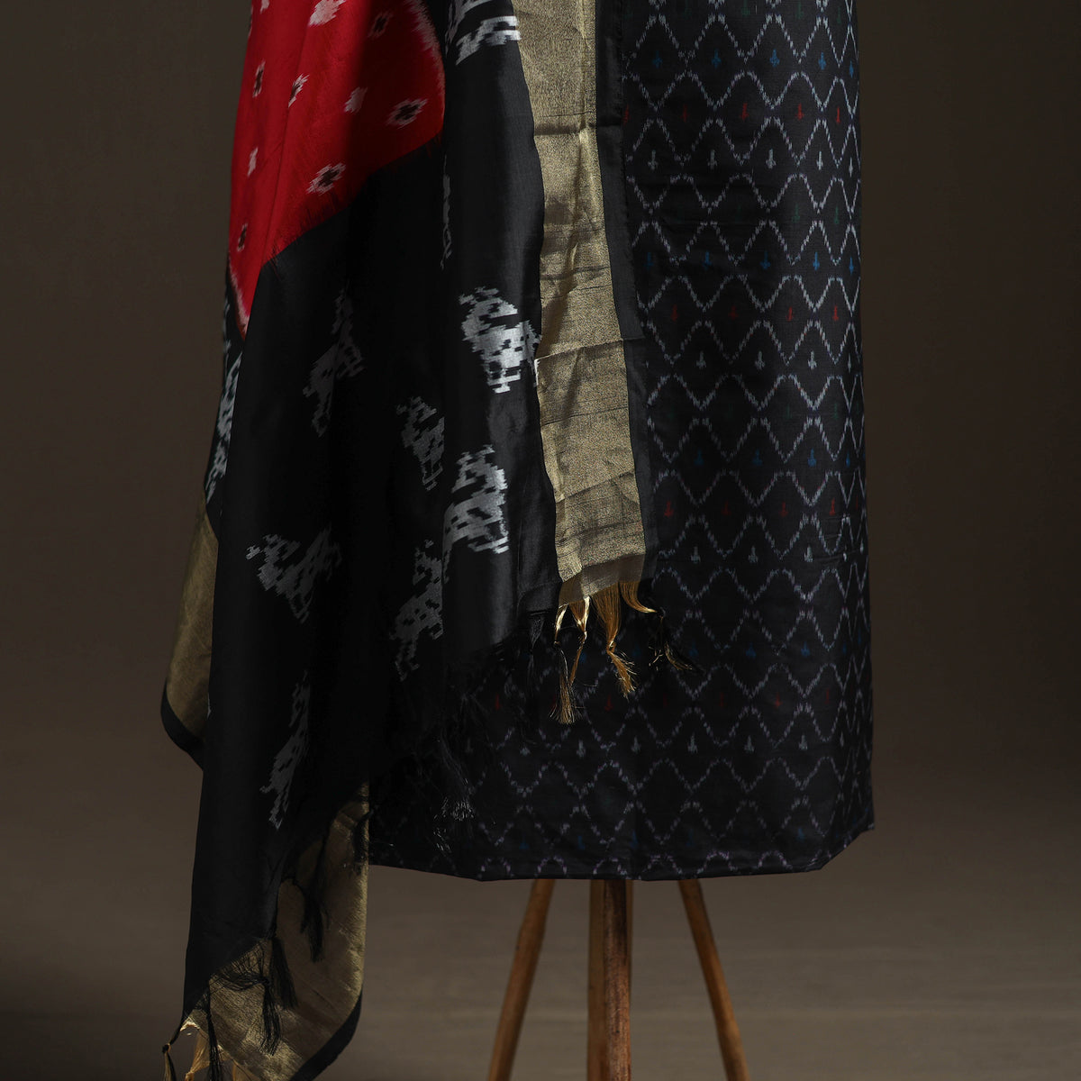 Pochampally Ikat Handloom Sico Unstitched Dress Material: Kurta with Mulberry Silk Dupatta 26